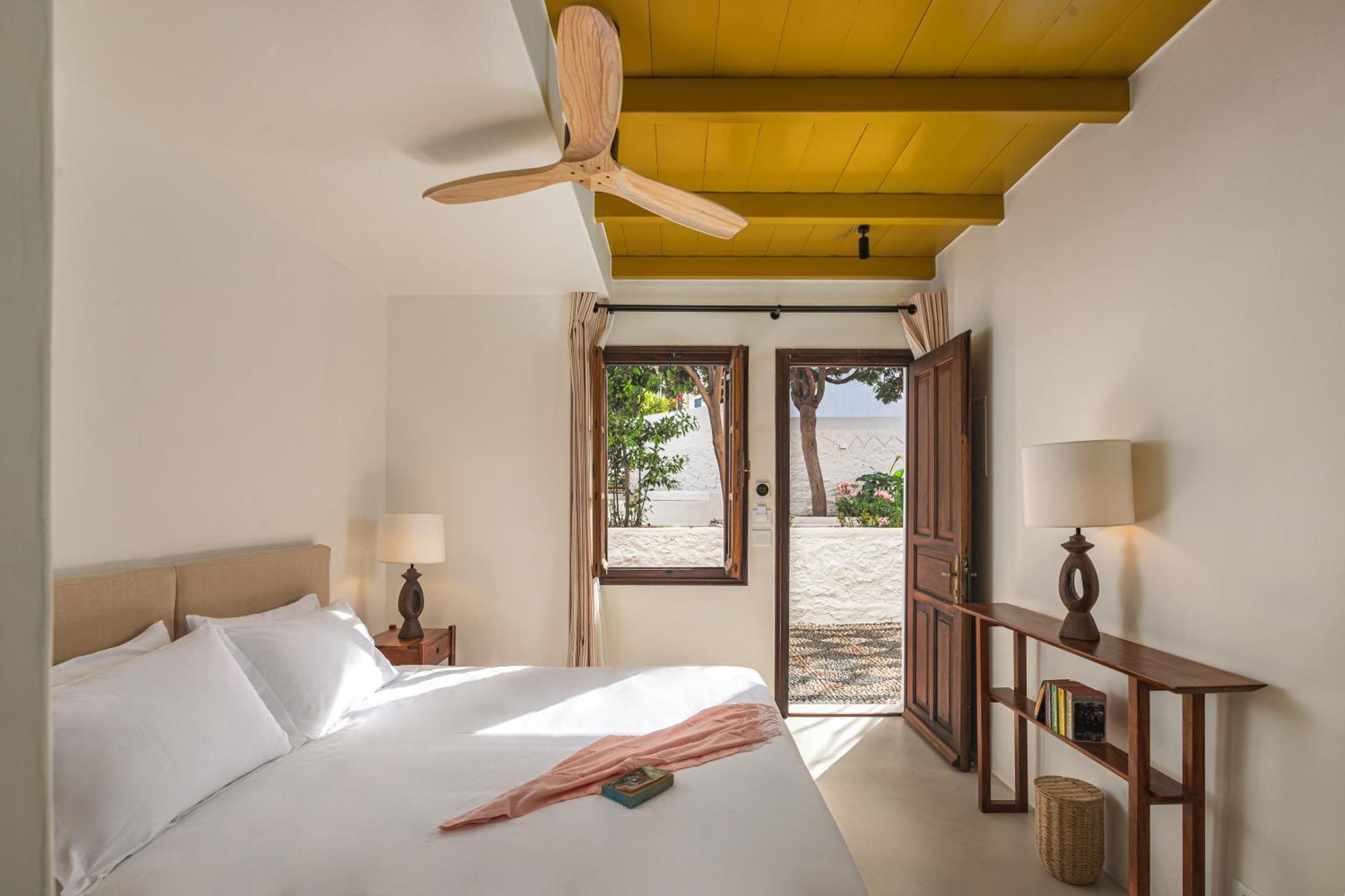 Teresa Spetses Hotel Buitenkant foto